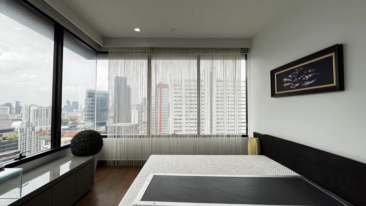 M Silom 5
