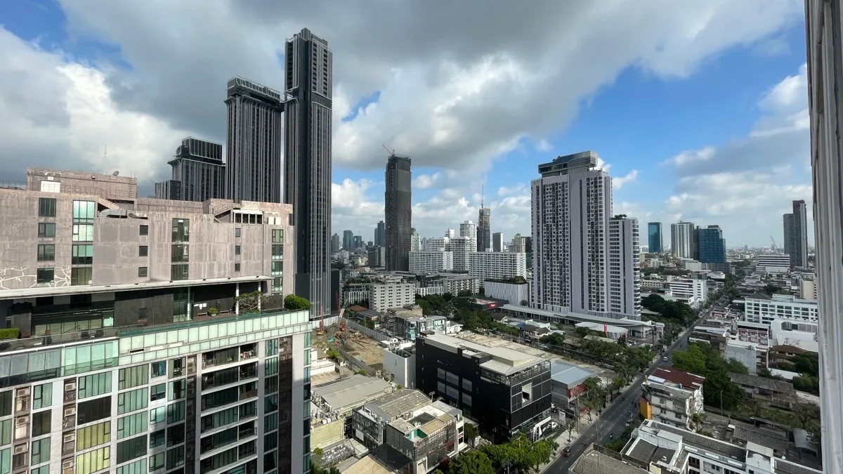 M Thonglor 10 Ekkamai 2