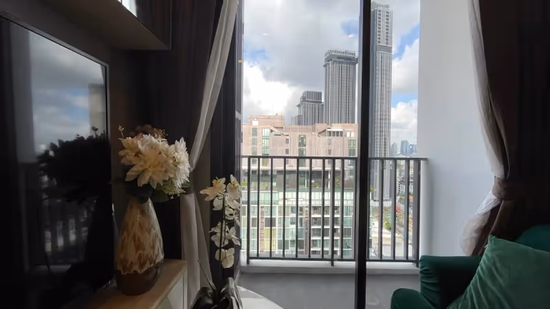 M Thonglor 10 Ekkamai 10