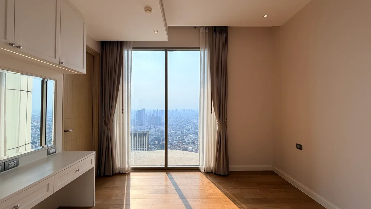 Magnolias Waterfront Residences 6