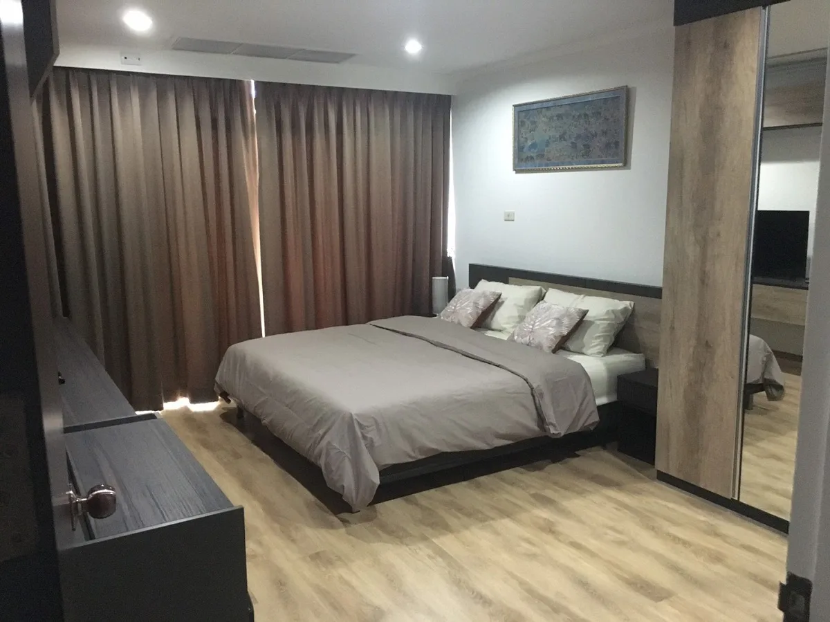 Monterey Place, Condominium, 3 bedrooms
