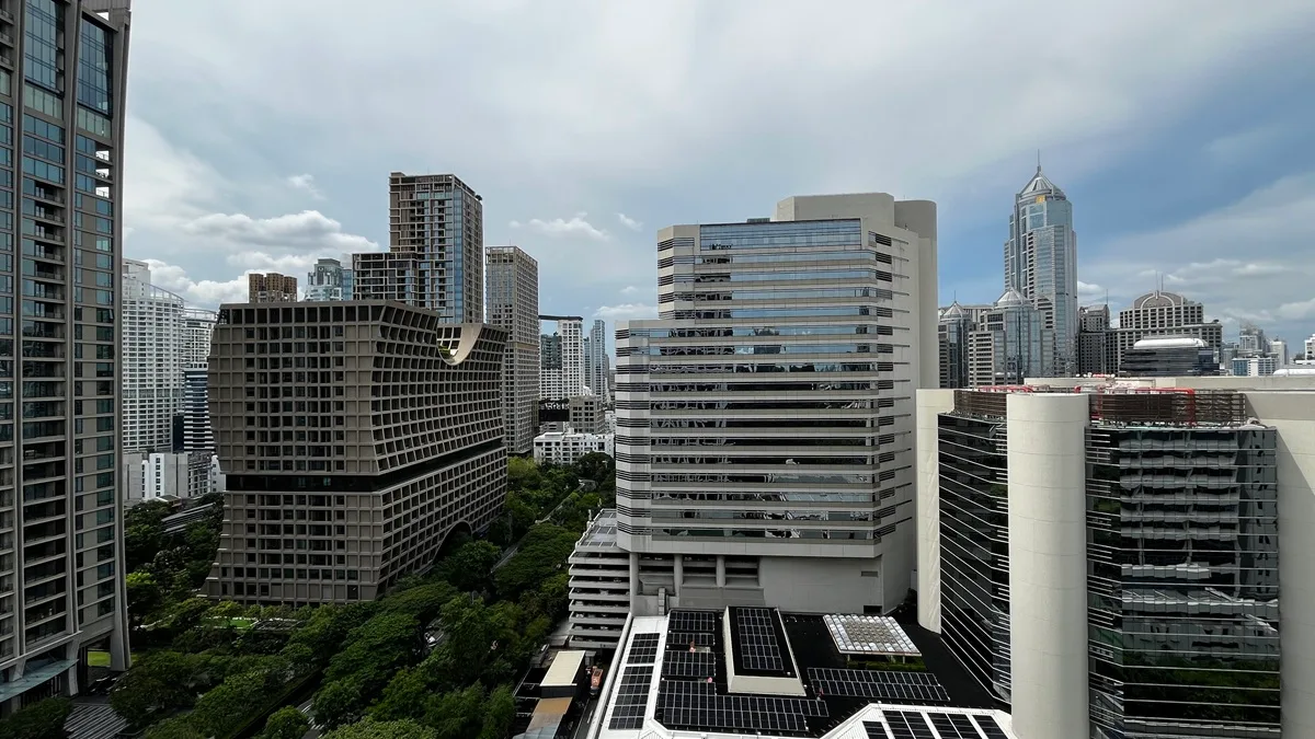 Muniq Langsuan 7