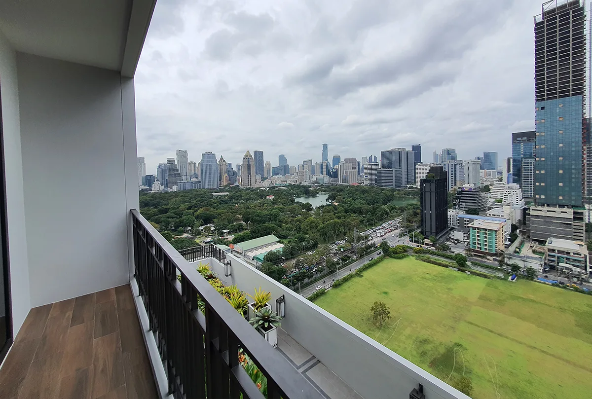 Muniq Langsuan 4