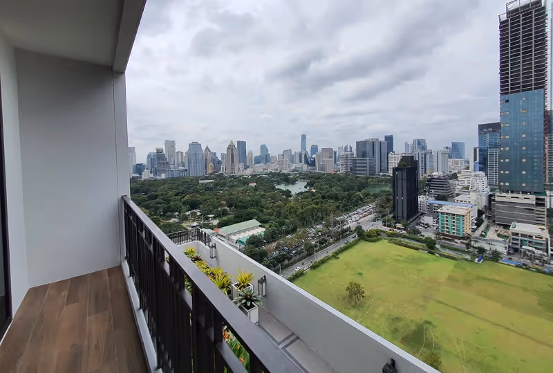 Muniq Langsuan 4