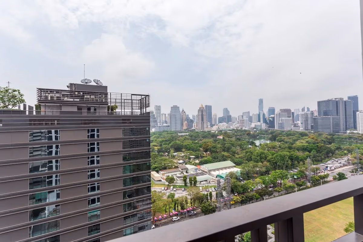 Muniq Langsuan 5