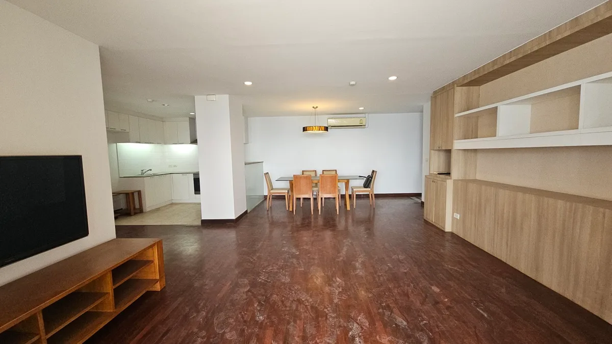 Newton Tower Sukhumvit 6 6