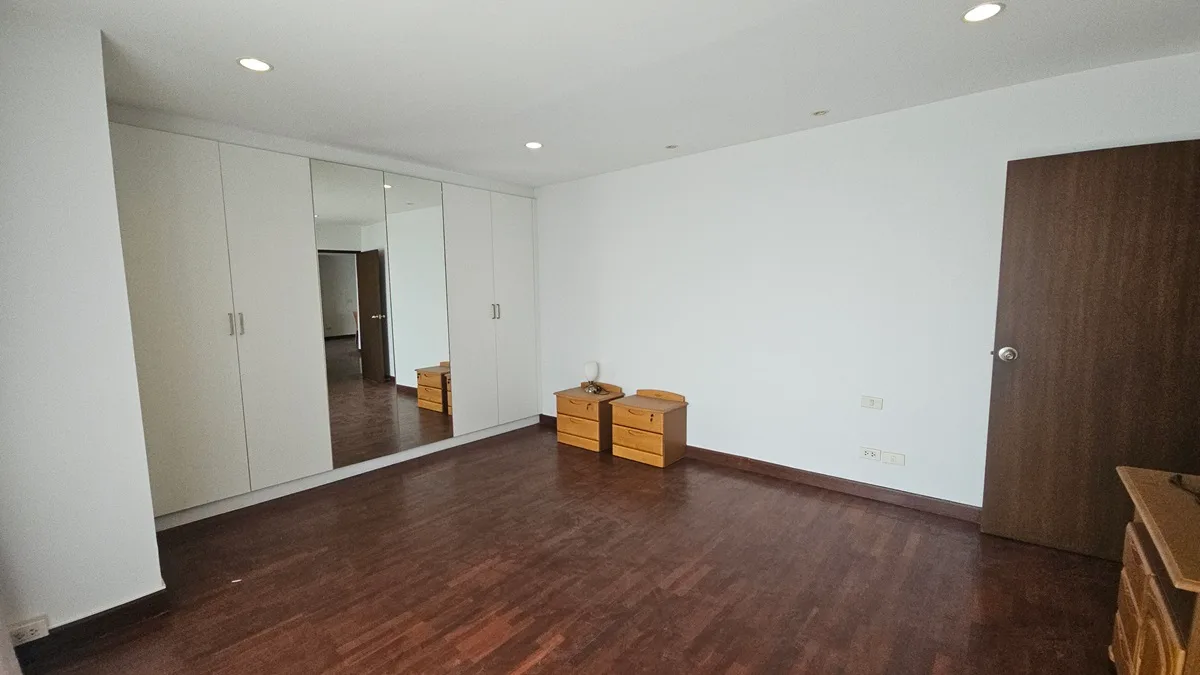 Newton Tower Sukhumvit 6 9