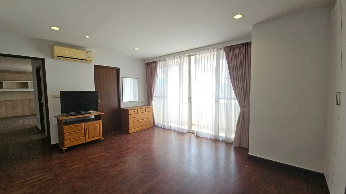Newton Tower Sukhumvit 6 10