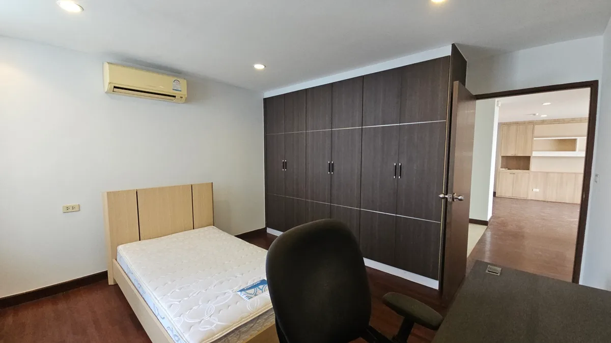 Newton Tower Sukhumvit 6 3