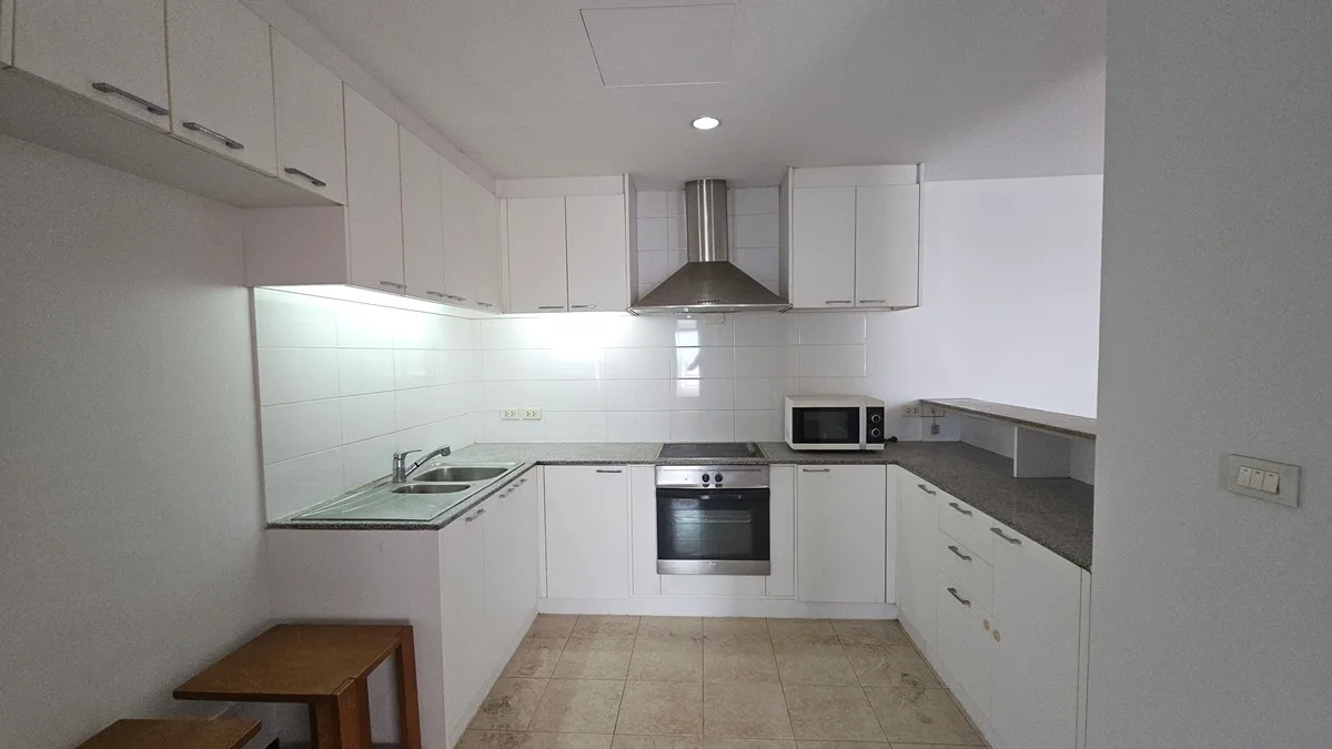 Newton Tower Sukhumvit 6 5
