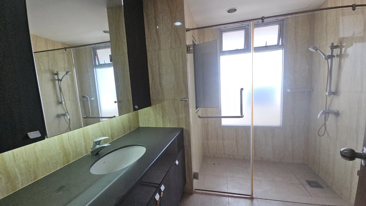 Newton Tower Sukhumvit 6 11