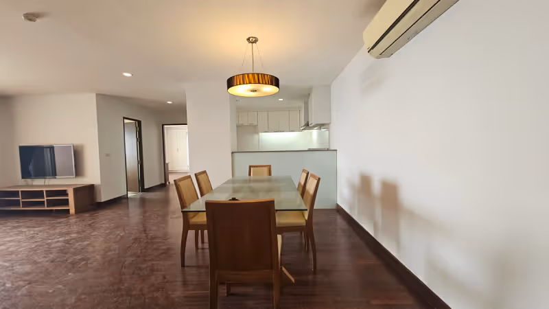 Newton Tower Sukhumvit 6 2