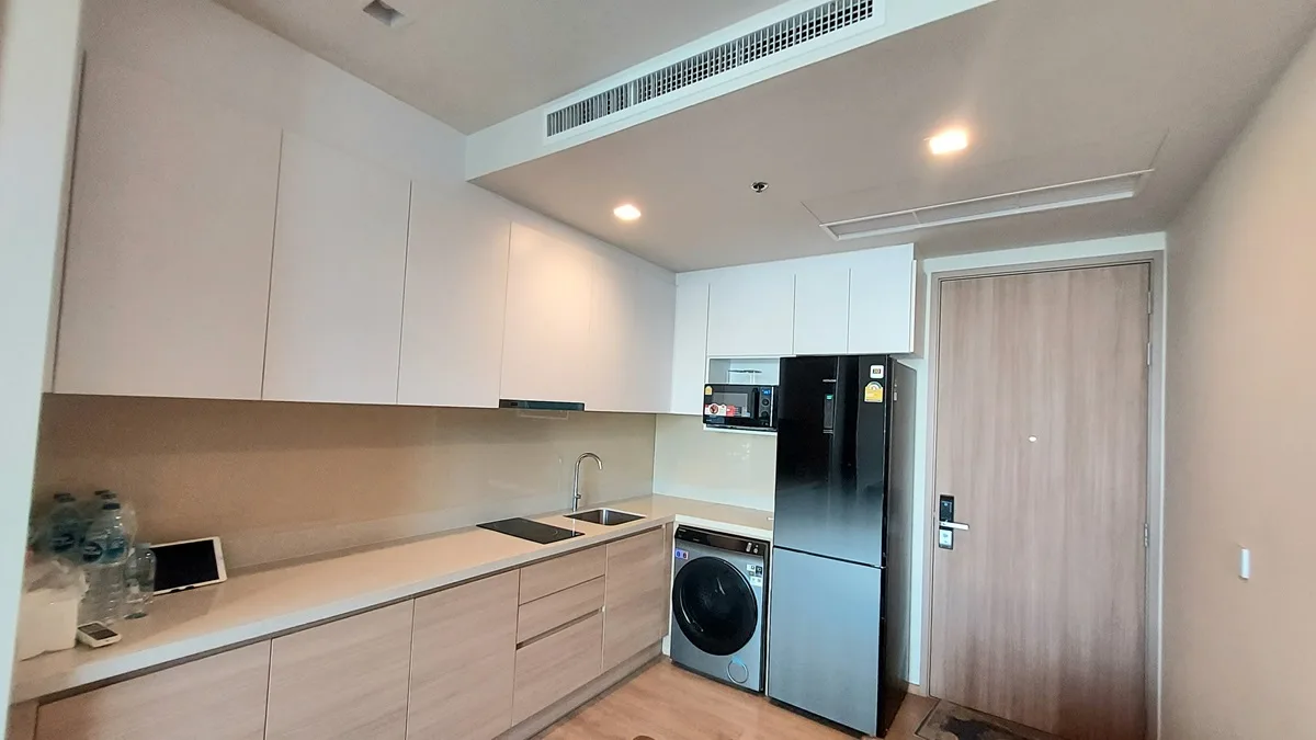 Noble Around Sukhumvit 33 6