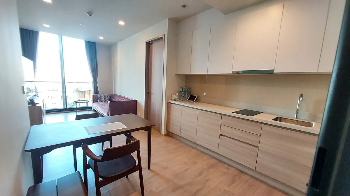 Noble Around Sukhumvit 33 4