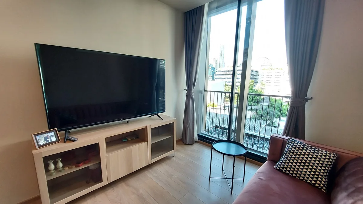 Noble Around Sukhumvit 33 7