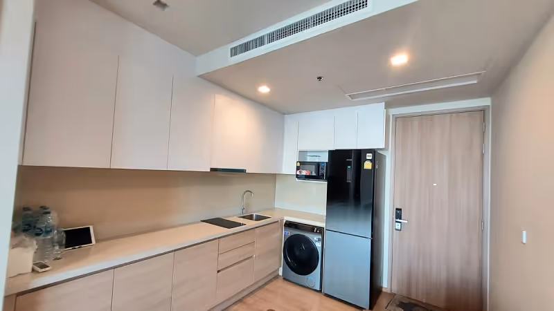 Noble Around Sukhumvit 33 6