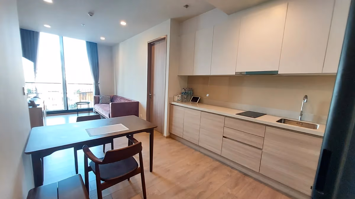 Noble Around Sukhumvit 33 4