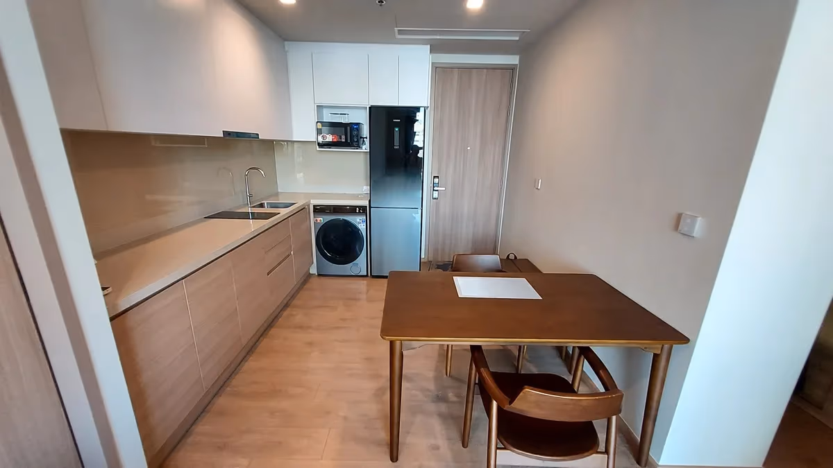 Noble Around Sukhumvit 33 5