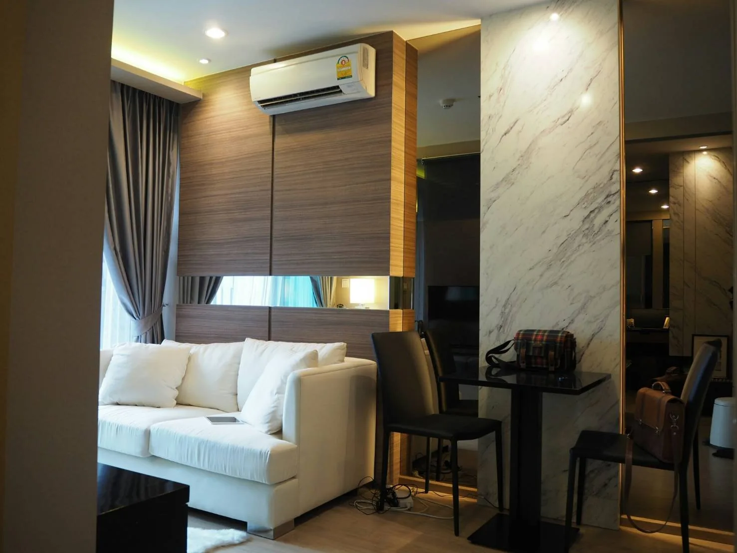 Noble Ploenchit 8