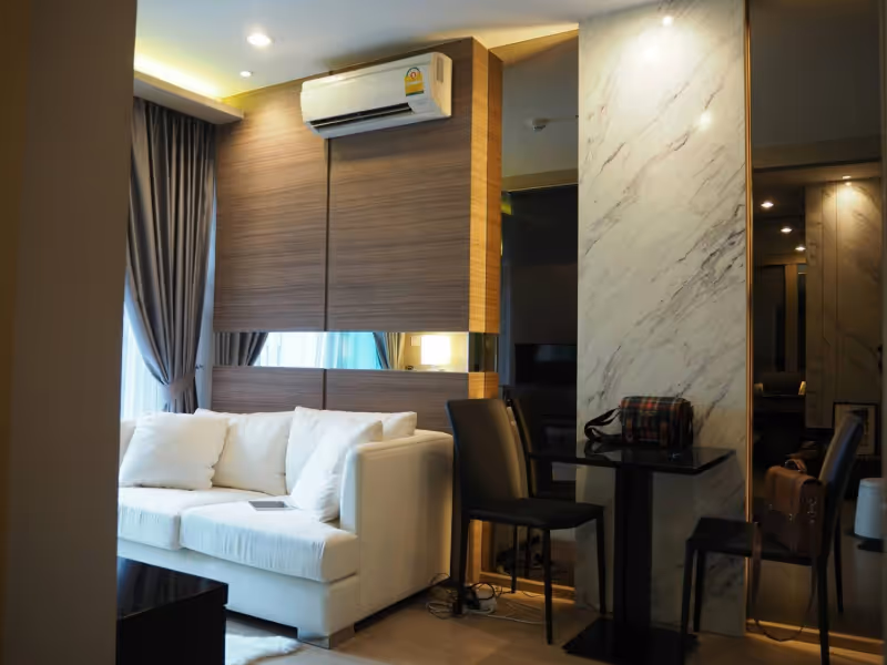 Noble Ploenchit 8