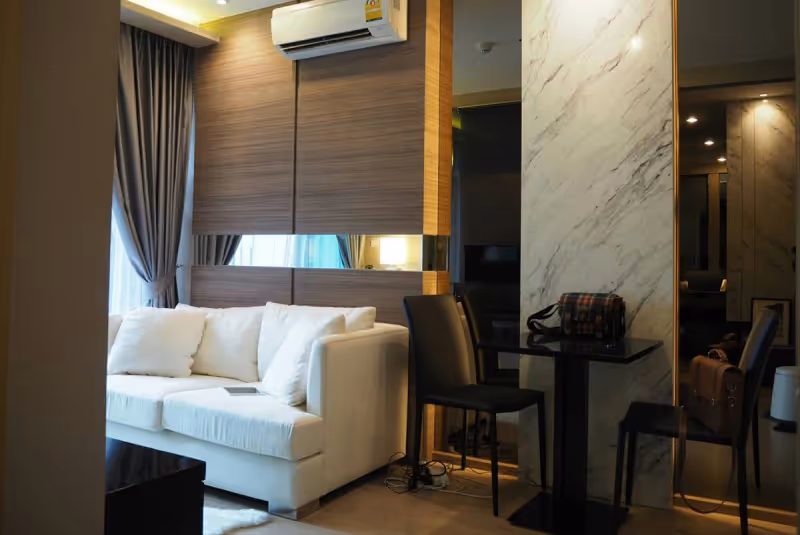 Noble Ploenchit 6