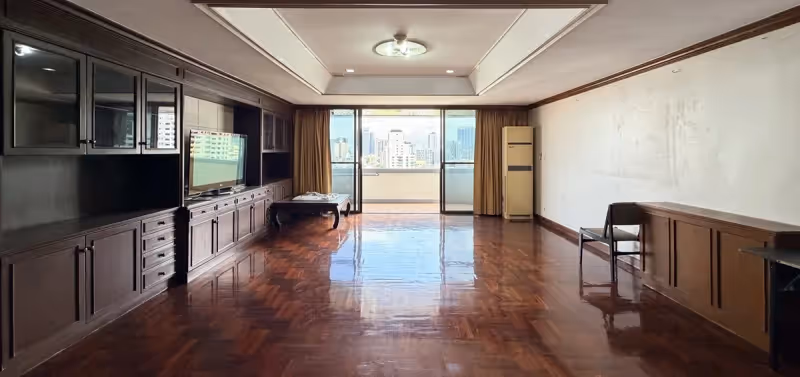Oriental Towers Ekkamai 12 4