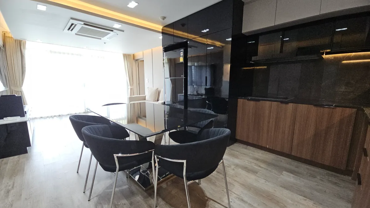 Pabhada Silom 12