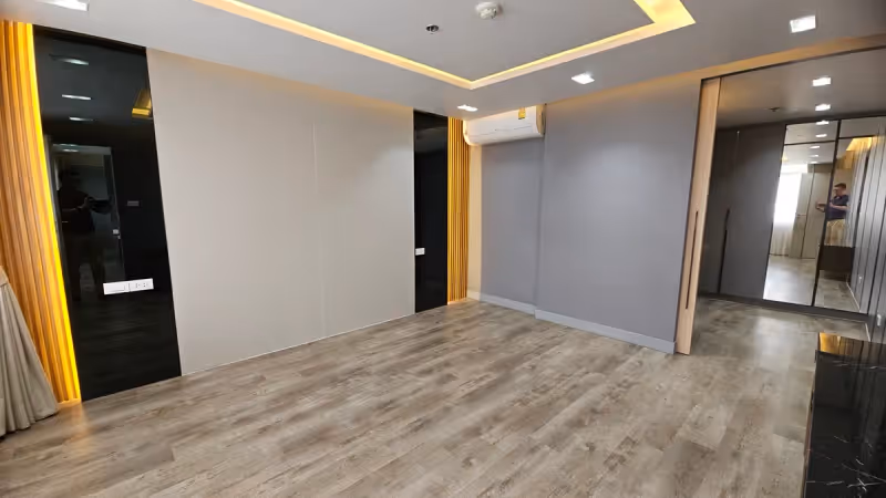 Pabhada Silom 10