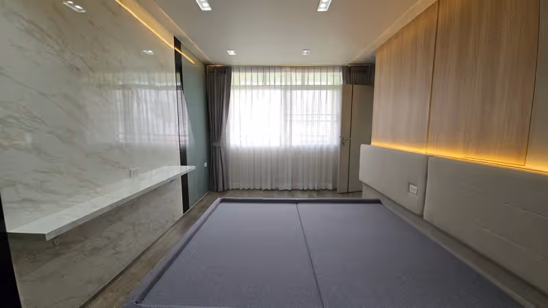 Pabhada Silom 9