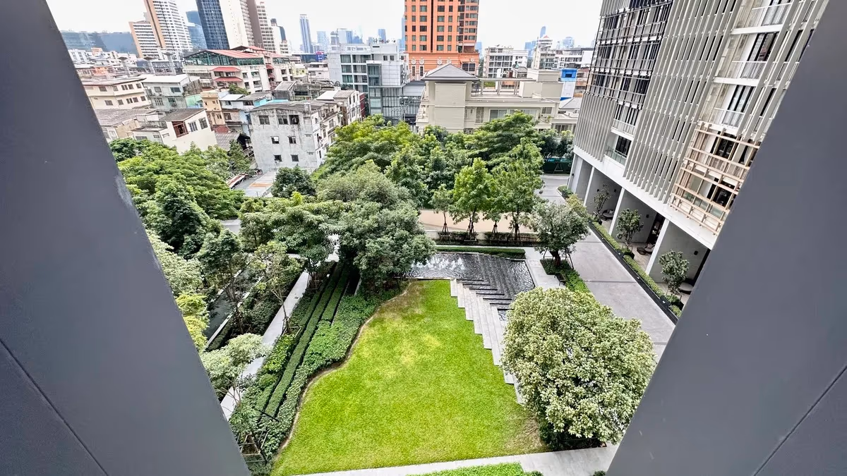 Park Origin Phrom Phong 2
