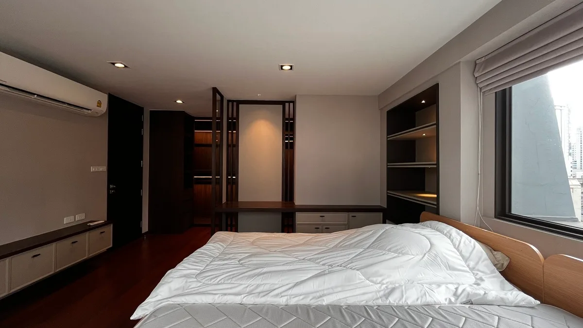 Ploenchit Terrace 11