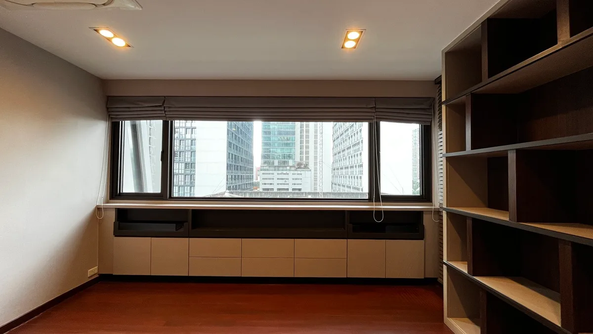 Ploenchit Terrace 12