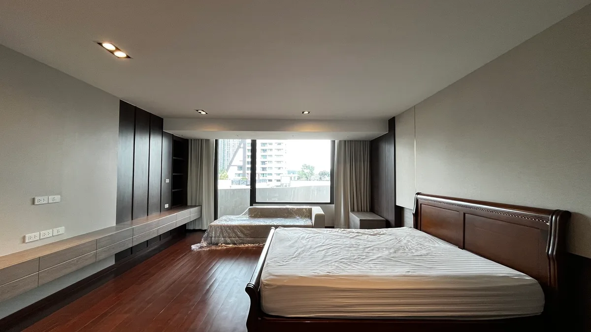Ploenchit Terrace 6