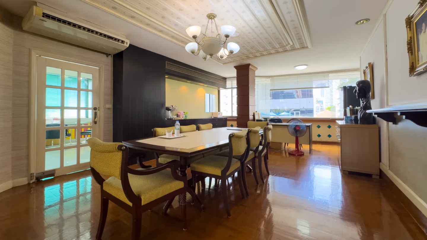 Premier Condominium Sukhumvit 24 2