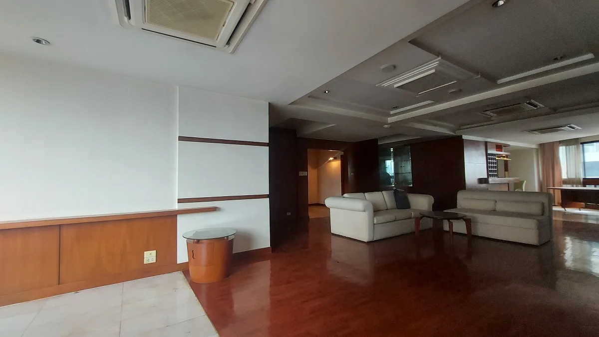 President Park Sukhumvit 24 10