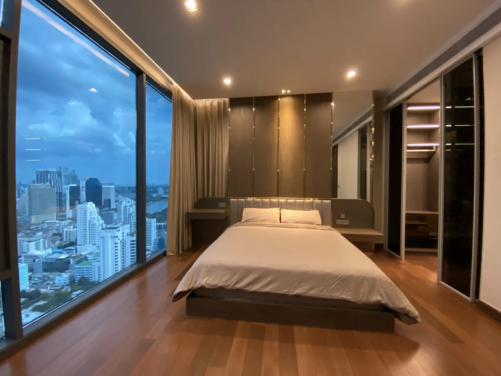 Q1 Sukhumvit Nana 6