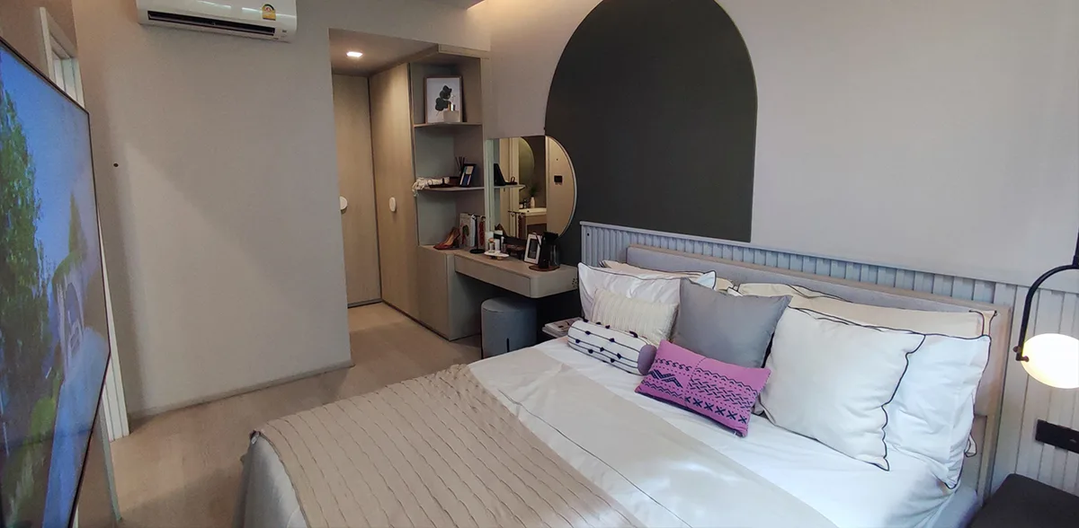 Reference Sathorn 11