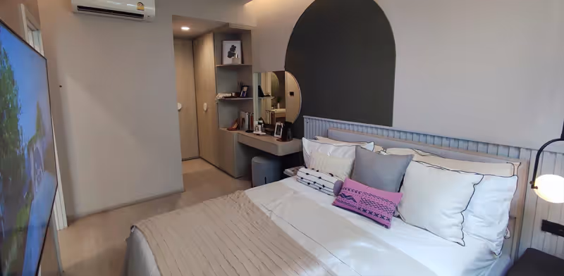 Reference Sathorn 11