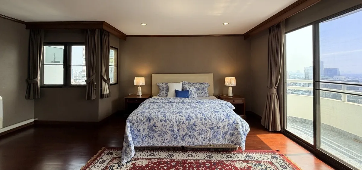 Regent on the Park 1 7