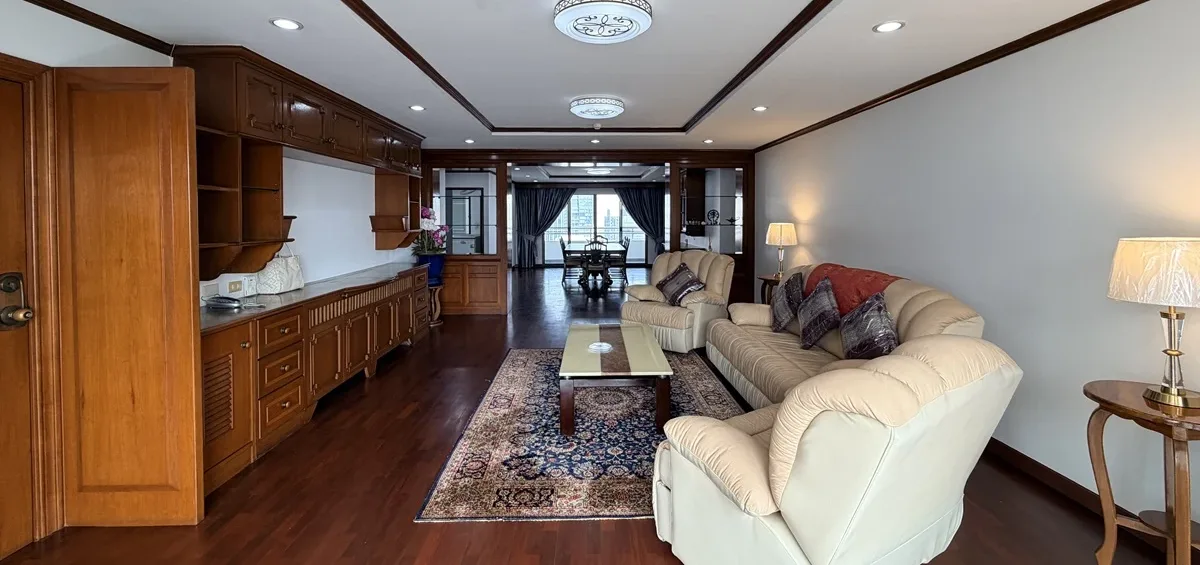 Regent on the Park 1 11