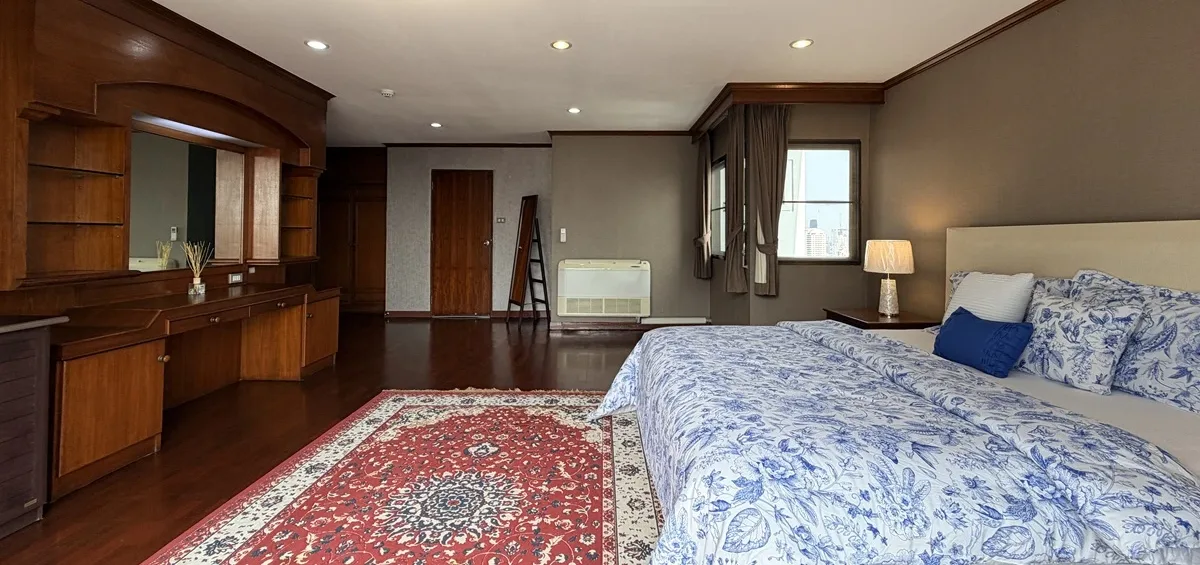 Regent on the Park 1 6