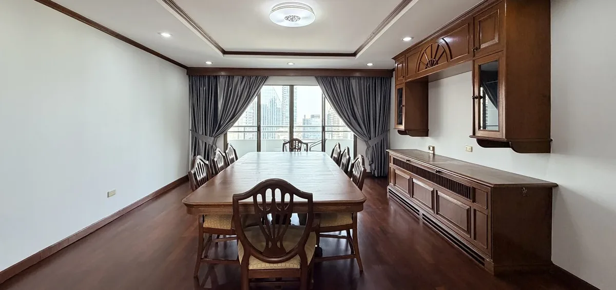 Regent on the Park 1 5