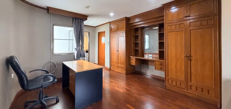 Regent on the Park 1 12