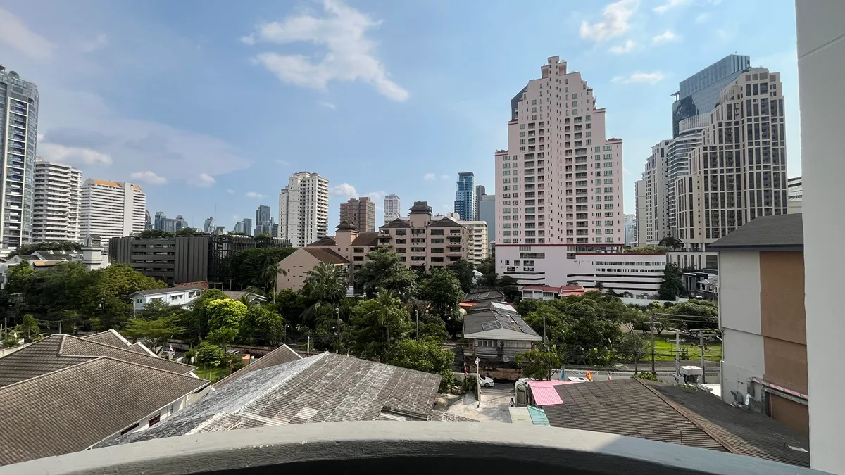 Royal Castle Sukhumvit 39 9