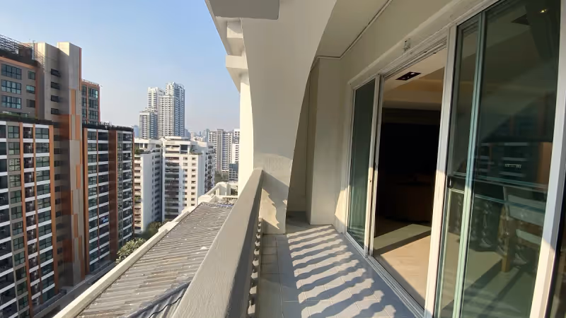 Royal Castle Sukhumvit 39 6