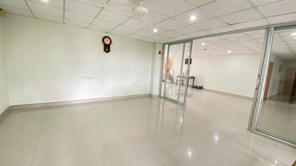 T.P.J. Condo Sukhumvit 49 7