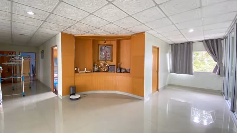 T.P.J. Condo Sukhumvit 49 3