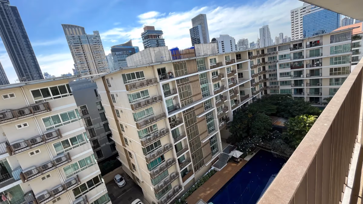 The Clover Thonglor Sukhumvit 55 2