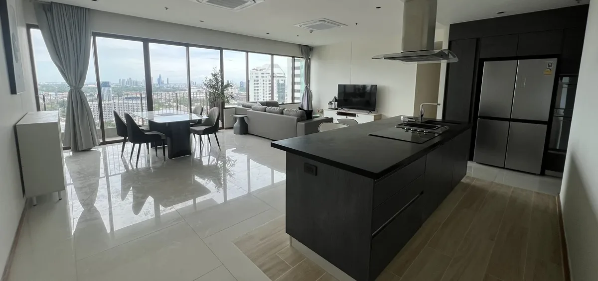 The Emporio Place Sukhumvit 24 5