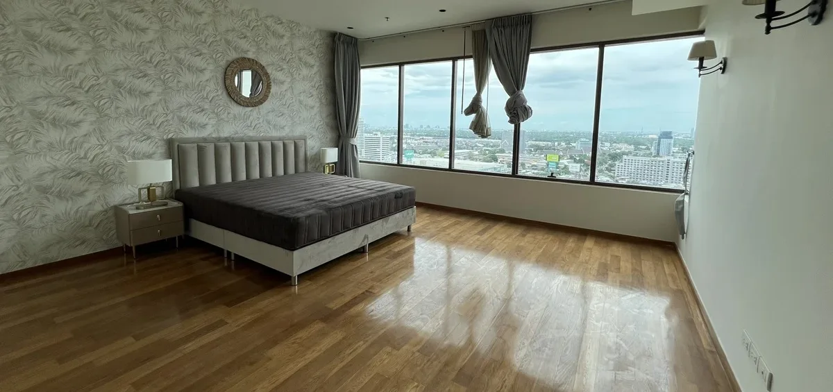 The Emporio Place Sukhumvit 24 8